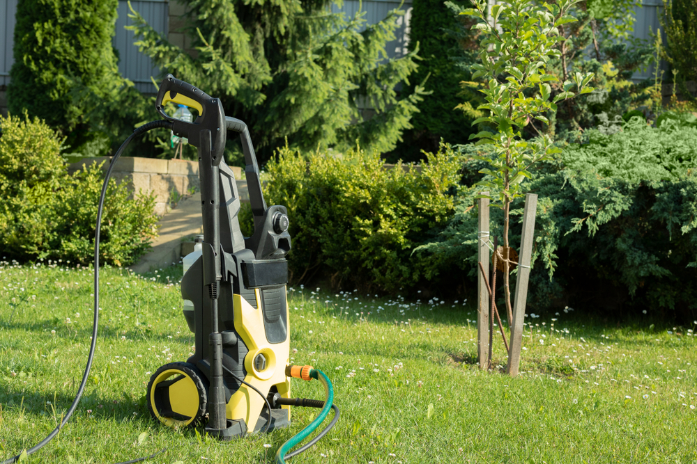 Pressure cleaning equipment