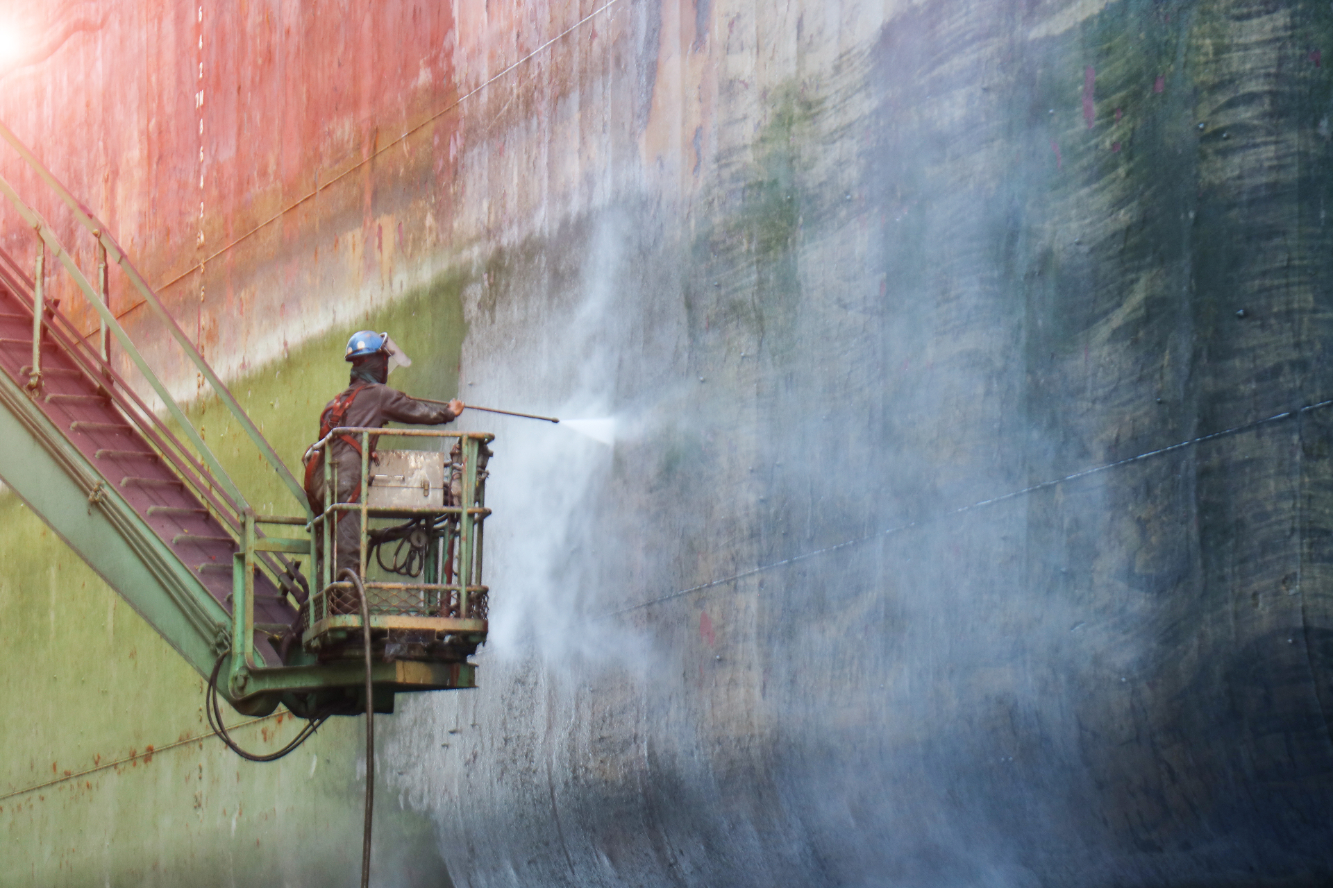 Pressure cleaning equipment
